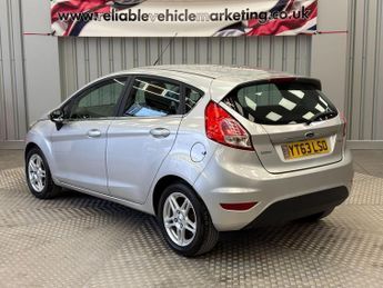 Ford Fiesta 1.0T EcoBoost Zetec Euro 5 (s/s) 5dr
