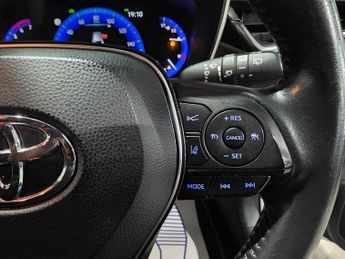 Toyota Corolla 1.8 VVT-h Icon Tech CVT Euro 6 (s/s) 5dr