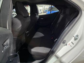 Toyota Corolla 1.8 VVT-h Icon Tech CVT Euro 6 (s/s) 5dr