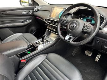 MG MG HS 1.5 T-GDI 16.6kWh SE Auto Euro 6 (s/s) 5dr