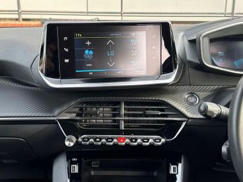 Peugeot E-2008 50kWh Allure Premium Auto 5dr (7kW Charger)