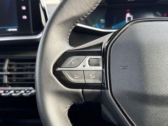 Peugeot E-2008 50kWh Allure Premium Auto 5dr (7kW Charger)