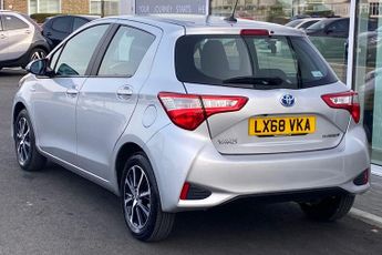 Toyota Yaris 1.5 VVT-h Icon Tech E-CVT Euro 6 (s/s) 5dr