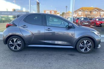 Toyota Yaris 1.5 VVT-h Design Hatchback 5dr Petrol Hybrid E-CVT Euro 6 (s/s) 