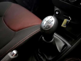 Renault Clio 1.2 16V Play Hatchback 5dr Petrol Manual Euro 6 (75 ps)