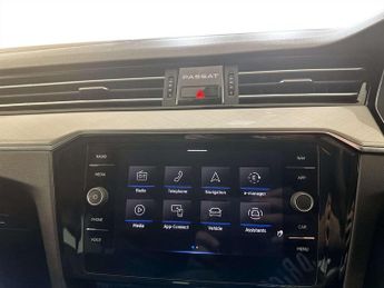 Volkswagen Passat 1.4 TSI 13kWh GTE Estate 5dr Petrol Plug-in Hybrid DSG Euro 6 (s