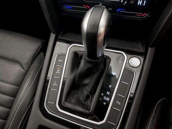 Volkswagen Passat 1.4 TSI 13kWh GTE Estate 5dr Petrol Plug-in Hybrid DSG Euro 6 (s