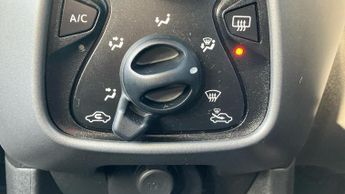 Toyota AYGO 1.0 VVT-i x-play x-shift Euro 6 5dr