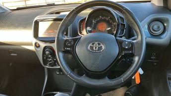 Toyota AYGO 1.0 VVT-i x-play x-shift Euro 6 5dr