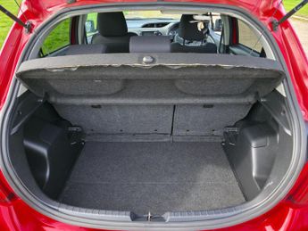 Toyota Yaris 1.5 VVT-h Design E-CVT Euro 6 5dr