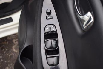 Nissan Leaf 24kWh Acenta Auto 5dr