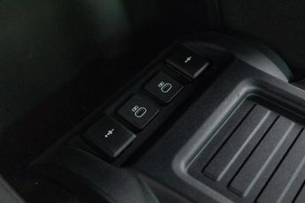 Land Rover Defender 90 3.0 D250 MHEV Hard Top SUV 3dr Diesel Auto 4WD SWB Euro 6 (s/s) 