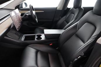 Tesla Model 3 Standard Range Plus Auto RWD 4dr