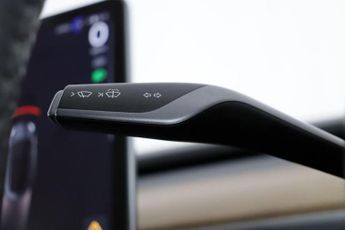 Tesla Model 3 Standard Range Plus Auto RWD 4dr