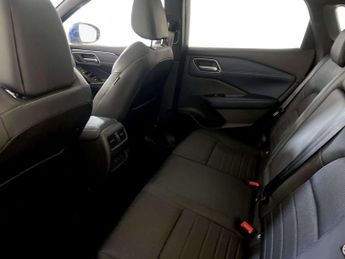 Nissan Qashqai 1.3 DIG-T MHEV Tekna SUV 5dr Petrol Hybrid XTRON 4WD Euro 6 (s/s