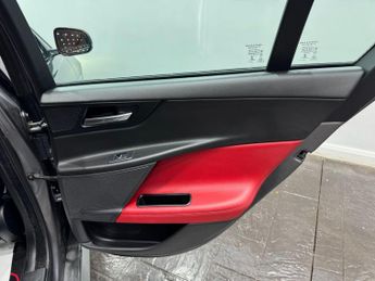 Jaguar XE 2.0d R-Sport Auto Euro 6 (s/s) 4dr