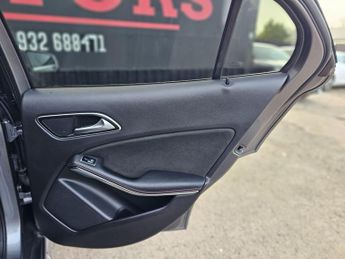 Mercedes-Benz GLA 2.1 GLA200d AMG Line 7G-DCT Euro 6 (s/s) 5dr