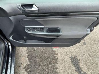 Volkswagen Golf 1.6 TDI SE DSG Euro 5 5dr