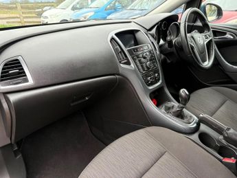 Vauxhall Astra 1.7 CDTi ecoFLEX Tech Line Euro 5 (s/s) 5dr