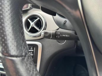 Mercedes-Benz GLA 1.6 GLA180 Urban Edition 7G-DCT Euro 6 (s/s) 5dr