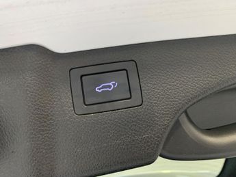 Hyundai Santa Fe 2.2 CRDi Blue Drive Premium SE Auto 4WD Euro 6 (s/s) 5dr (7 Seat