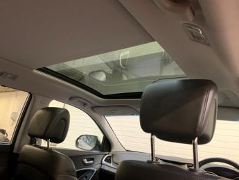 Hyundai Santa Fe 2.2 CRDi Blue Drive Premium SE Auto 4WD Euro 6 (s/s) 5dr (7 Seat