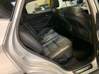 Hyundai Santa Fe 2.2 CRDi Blue Drive Premium SE Auto 4WD Euro 6 (s/s) 5dr (7 Seat