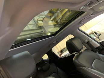 Hyundai Santa Fe 2.2 CRDi Blue Drive Premium SE Auto 4WD Euro 6 (s/s) 5dr (7 Seat