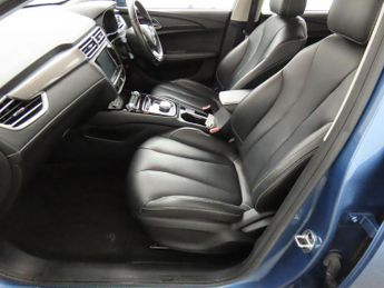 MG MG5 61.1kWh Exclusive Long Range Auto 5dr