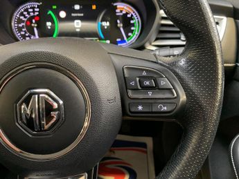 MG MG5 61.1kWh Exclusive Long Range Auto 5dr
