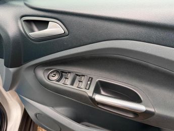 Ford C-Max 2.0 TDCi Titanium MPV 5dr Diesel Powershift Euro 5 (140 ps)