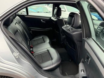 Mercedes-Benz E Class 2.1 E250 CDI BlueEfficiency Sport Saloon 4dr Diesel G-Tronic+ Eu