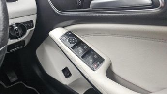 Mercedes-Benz CLA 2.1 CLA200d Sport Coupe 7G-DCT Euro 6 (s/s) 4dr