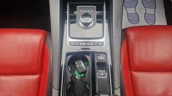 Jaguar F-PACE 2.0 D240 R-Sport Auto AWD Euro 6 (s/s) 5dr