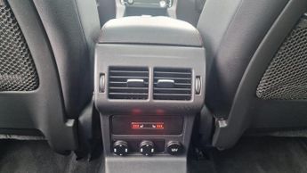 Jaguar F-PACE 2.0 D240 R-Sport Auto AWD Euro 6 (s/s) 5dr