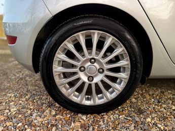 Ford Fiesta 1.6 Titanium Powershift Euro 6 5dr