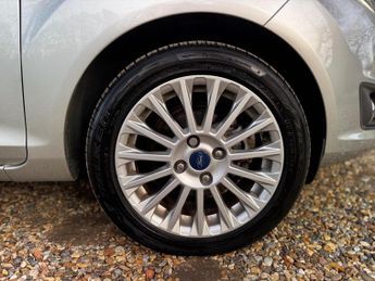 Ford Fiesta 1.6 Titanium Powershift Euro 6 5dr