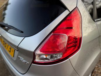 Ford Fiesta 1.6 Titanium Powershift Euro 6 5dr