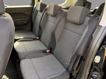 VAUXHALL COMBO LIFE DESIGN XL Seven Seater