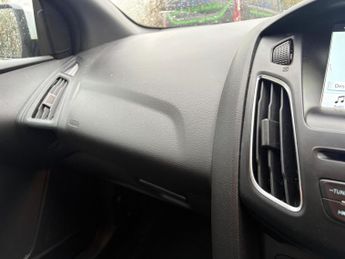 Ford Focus 1.0T EcoBoost ST-Line Auto Euro 6 (s/s) 5dr