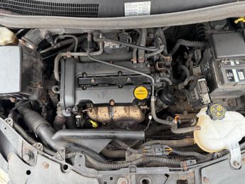 Vauxhall Corsa 1.4i 16v Club 3dr