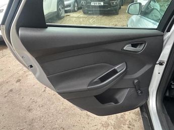 Ford Focus 1.6 Zetec Powershift Euro 5 5dr