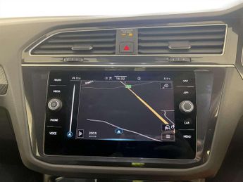 Volkswagen Tiguan 1.5 TSI R-Line SUV 5dr Petrol DSG Euro 6 (s/s) (150 ps)