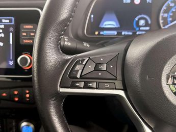 Nissan Leaf 40kWh N-Connecta Hatchback 5dr Electric Auto (150 ps)