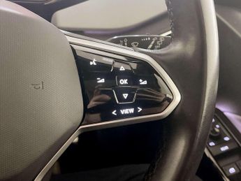 Volkswagen ID.3 Pro 58kWh Family Hatchback 5dr Electric Auto (145 ps)