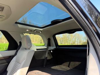 Land Rover Discovery 3.0 TD V6 HSE Luxury Auto 4WD Euro 6 (s/s) 5dr