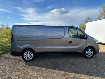 Renault Trafic 2.0 dCi ENERGY 30 Sport EDC LWB Standard Roof Euro 6 (s/s) 5dr
