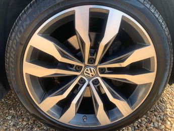 Volkswagen Tiguan 2.0 BiTDI BlueMotion Tech R-Line DSG 4Motion Euro 6 (s/s) 5dr