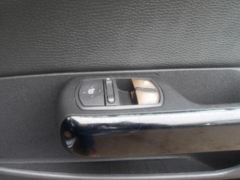 Vauxhall Corsa 1.4i 16v Design 3dr (a/c)