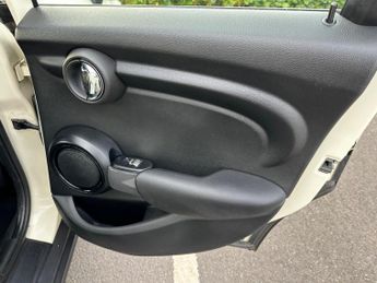 MINI Hatch 1.5 Cooper Classic Steptronic Euro 6 (s/s) 5dr